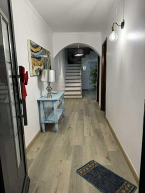 Alvarenga House